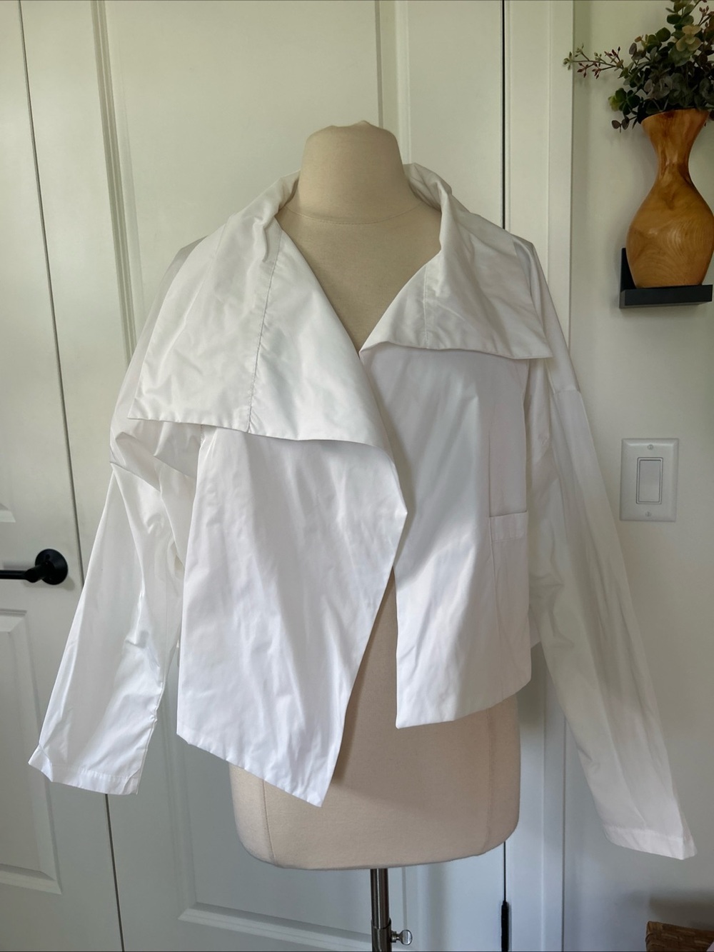 $312 PLANET Lauren G One Size Nylon Parachute Cropped Asymmetrical Jacket WHITE